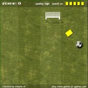 滾動的足球-滚动的足球-遊戲用滑鼠鍵移動來控制足球，點畫面play now按紐開始遊戲。